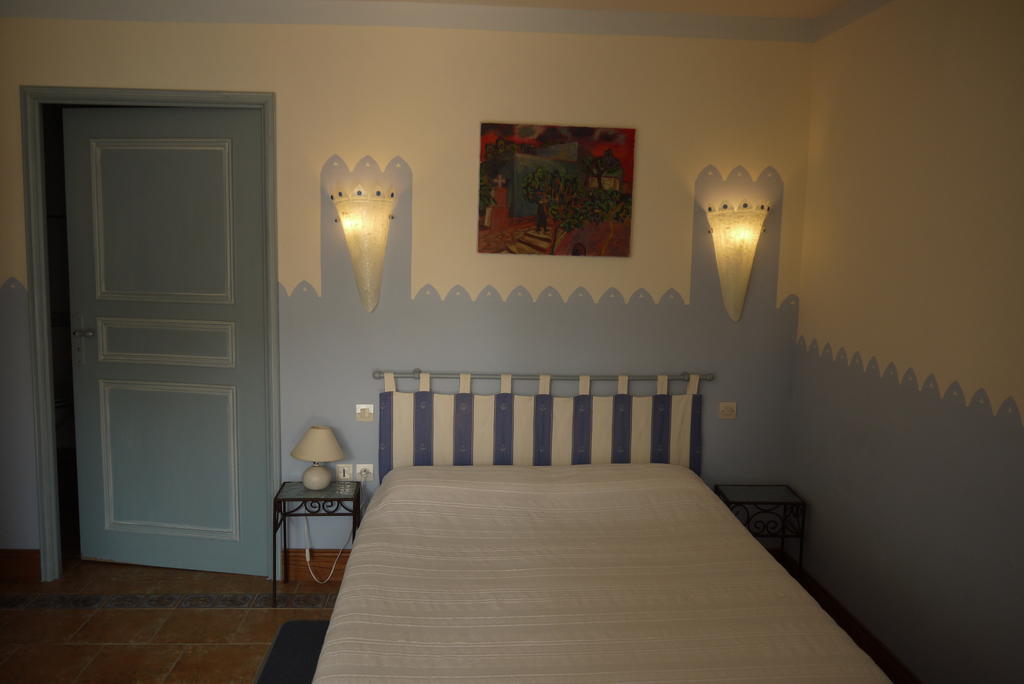 Troglodyte De La Fosse Hotel Meigne Room photo
